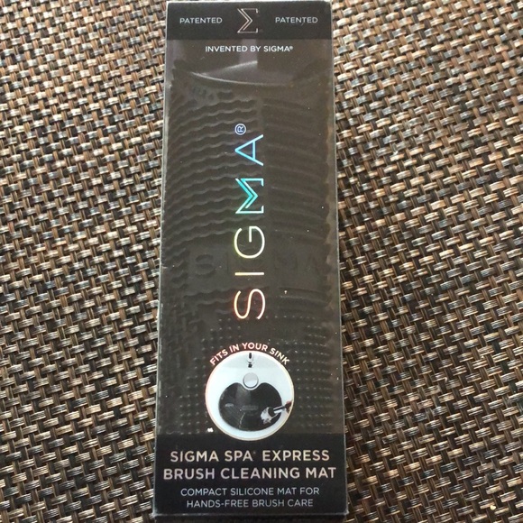 LAST ONE NEW [Sigma] Spa Express Makeup Brush Cleaning Mat - Fits in your sink! - Picture 7 of 7